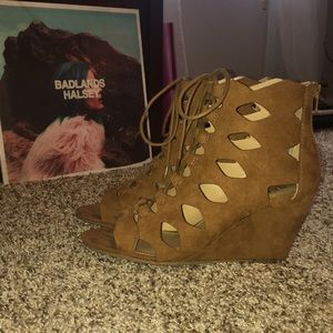 Super cute Summer/Spring wedges!